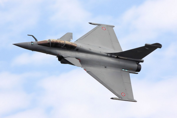 Un avanzado caza Rafale de India fue derribado por Pakistán, confirma funcionario de inteligencia de Francia